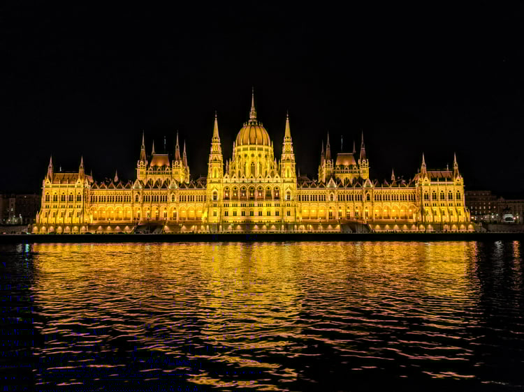 budapest at night